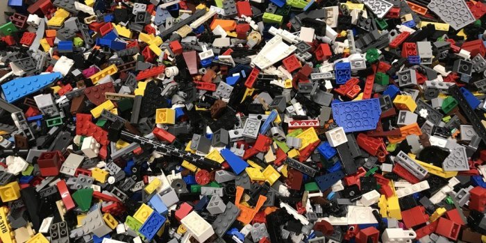 1024x768 Random bulk LEGO bricks: Sold by the pound.