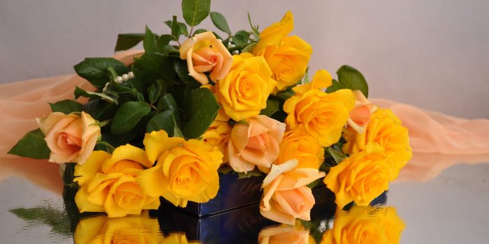 4044x2620 Yellow and peach Roses bouquet HD wallpaper | Wallpaper Flare