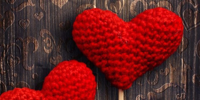 736x1308 HD Heart iPhone Wallpaper | 2019 3D iPhone Wallpaper