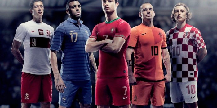 1600x979 Soccer Players Wallpapers