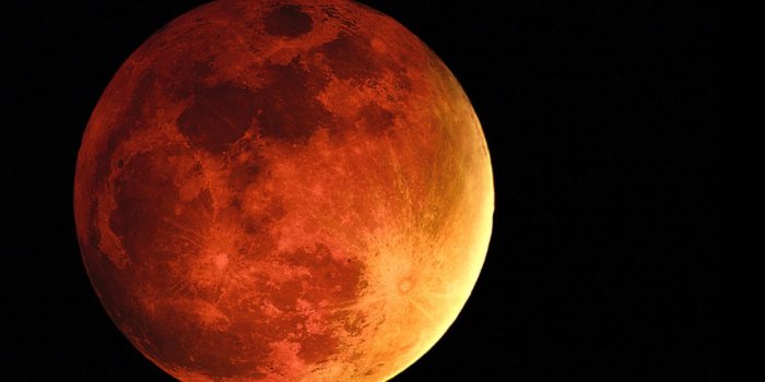 1080x1920 46+] Blood Moon Wallpaper iPhone on WallpaperSafari