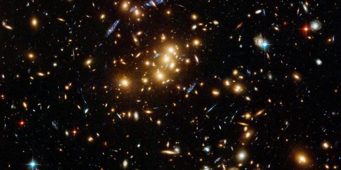 1280x1310 Hubble finds dark matter ring in galaxy cluster | ESA/Hubble