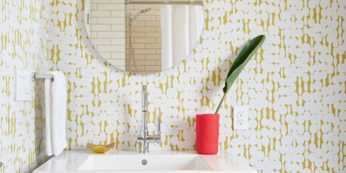 1068x1600 15 Reasons To Love Bathroom Wallpaper