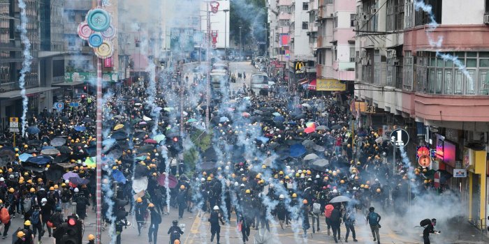 1920x1080 Hong Kong police fire tear gas on protesters as thousands rally