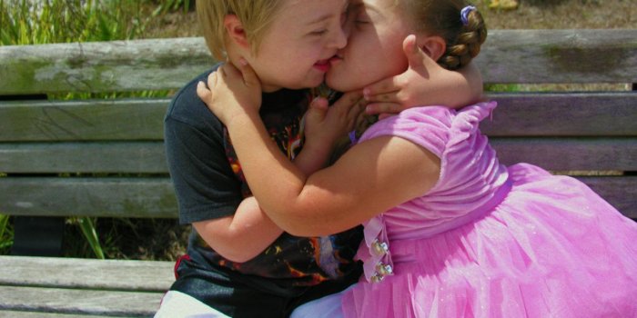 1280x960 Free download Cute Little Baby Couple Kissing HD Wallpaper Cute