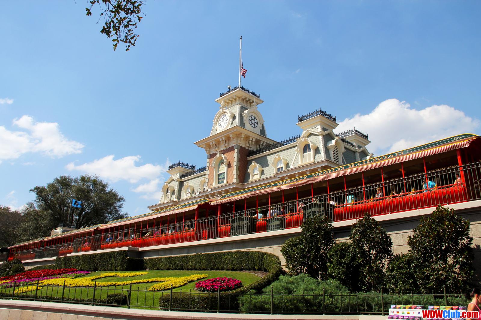 4096x2731 Magic Kingdom Train Station 4K Wallpaper - WDWClub.com