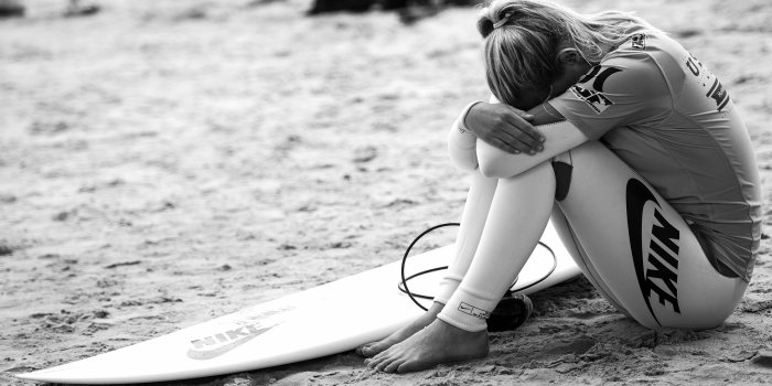 3000x1735 Nike Girl Surfboard in Beach 4K HD wallpaper | 3000x1735