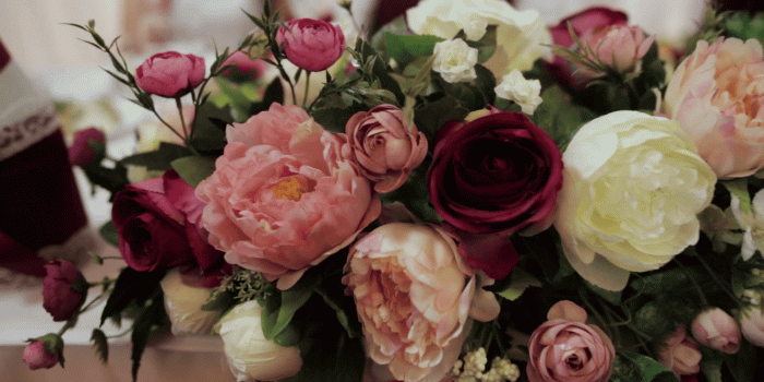 1920x1080 Beautiful bouquet of rose flowers, on table. Wedding bouquet from red  roses. Elegant wedding bouquet on table at restaurant. close up photo of  bouquet