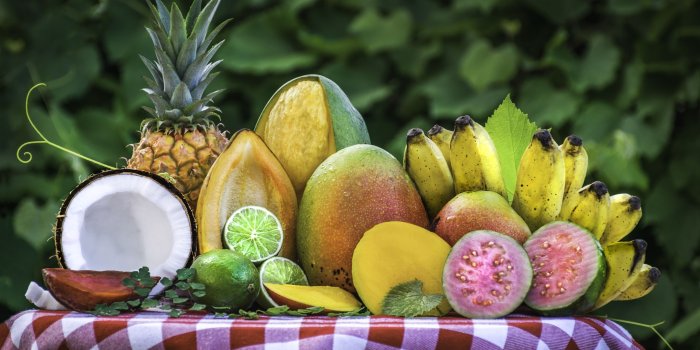 2880x1800 Wallpaper Delicious fruit, coconut, lime, mango, pineapple, banana