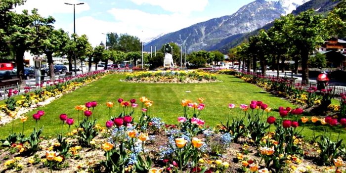 1270x698 Flower Garden Wallpaper Or Background | diariesofafashionfreak