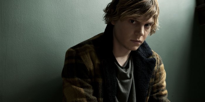 4050x2700 coat, #evan Peters, #look, #actor - American Horror Story Tate