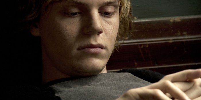 3000x2056 Evan Peters Backgrounds Free Download