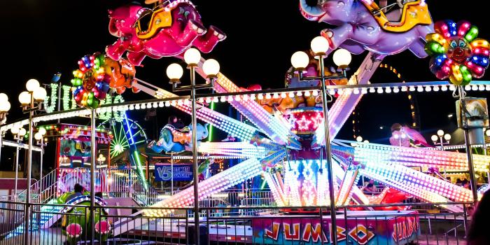 3976x2654 Under the Neon Carnival Lights | Fair Fun | Carnival lights, Neon