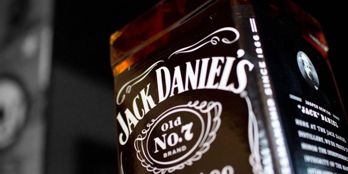 1650x1100 Jack Daniel's Brands Logo Wallpaper for Phone and HD Desktop Backgrounds