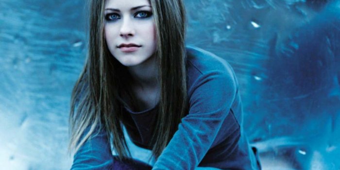 1024x768 Top 10 Most Popular Women on Internet | The Original Top 10 Lists