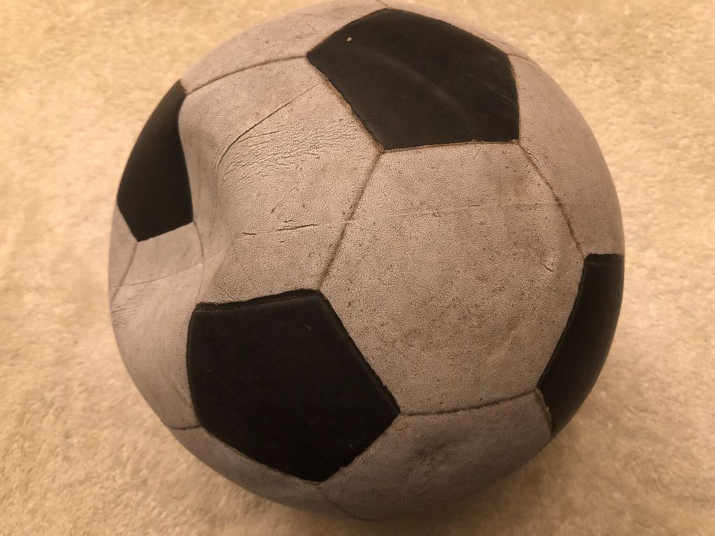 1024x768 Want to buy Old rubber vinyl soccer balls wanted!! Game used!! $400