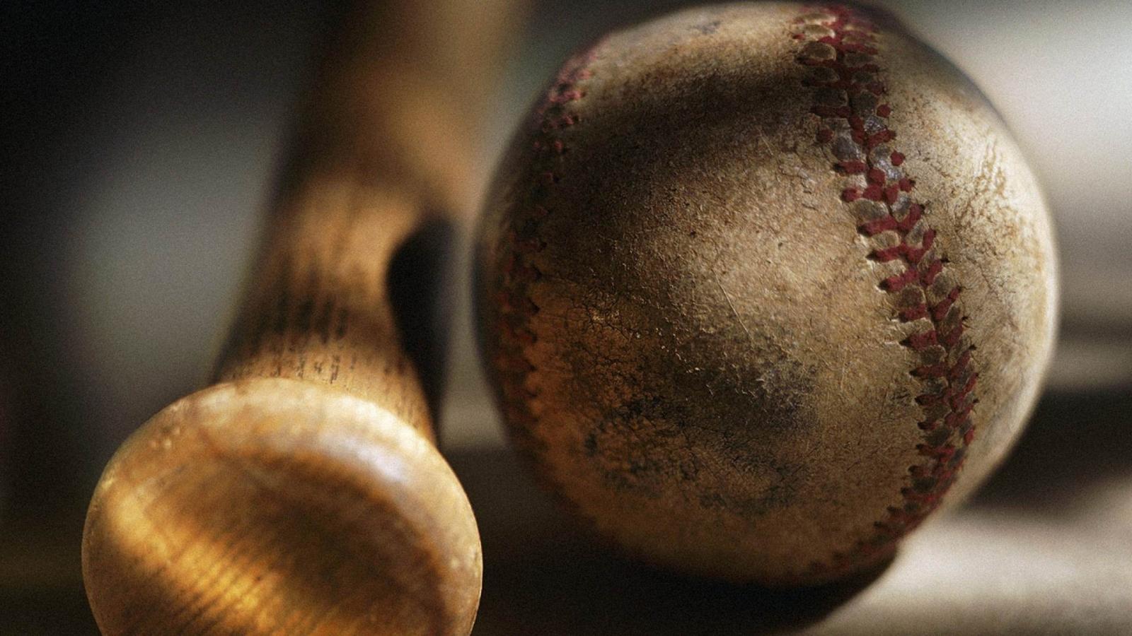 2560x1440 Baseball Bat and Ball Wallpaper Background 63155 2560x1440px