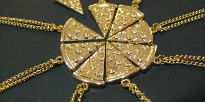 1280x960 Gold Chains Wallpapers