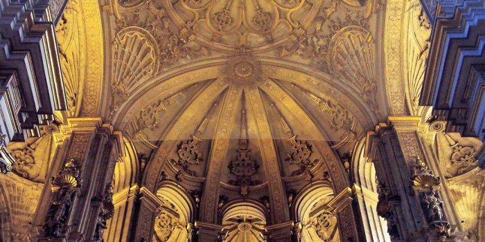 1024x768 The astonishing roof of Malaga Cathedral | TeaMeister