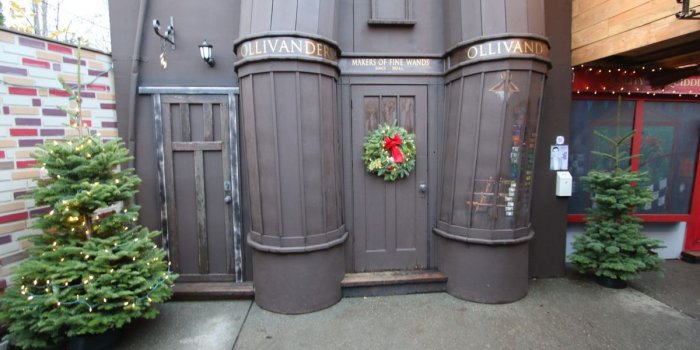 1200x800 Visit Dumbledore Santa in Seattle's Diagon Alley this weekend