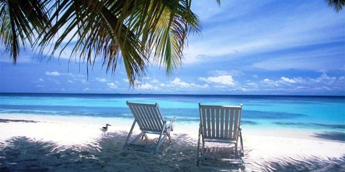 1024x768 Beach Scene Desktop Wallpaper to Make Our PC Looks More Peaceful