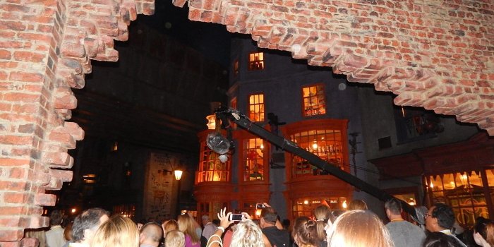 1600x1200 A Peek Inside Diagon Alley at Universal Studios Florida - Theme Park