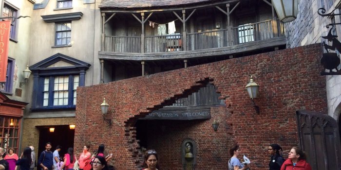 1600x1200 Visiting The Wizarding World of Harry Potter (Orlando) | Fresh from