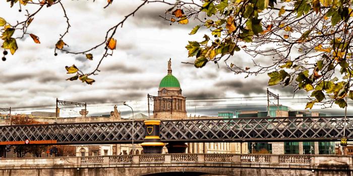3456x1944 Autumn tress bridge Dublin Ireland [1280×1024] : wallpaper