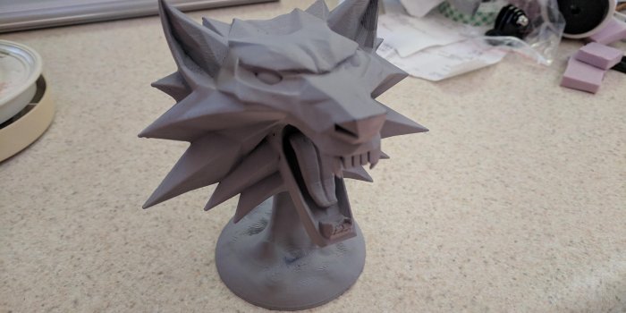 4048x3036 School of the Wolf Medallion from The Witcher, sanded and primed