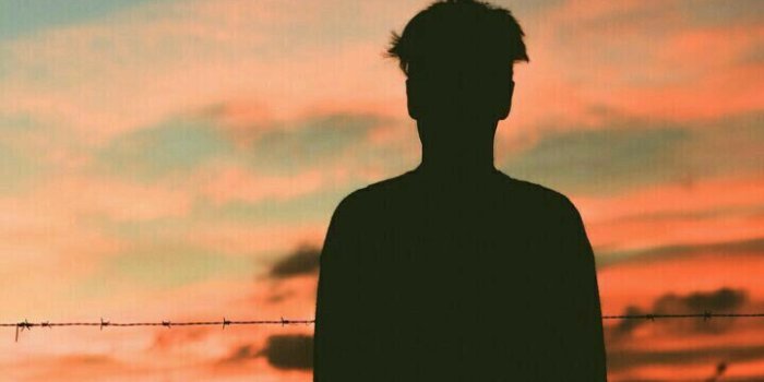 720x1280 Alone Wallpapers sad | wallpapers in 2019 | Silhouette photography