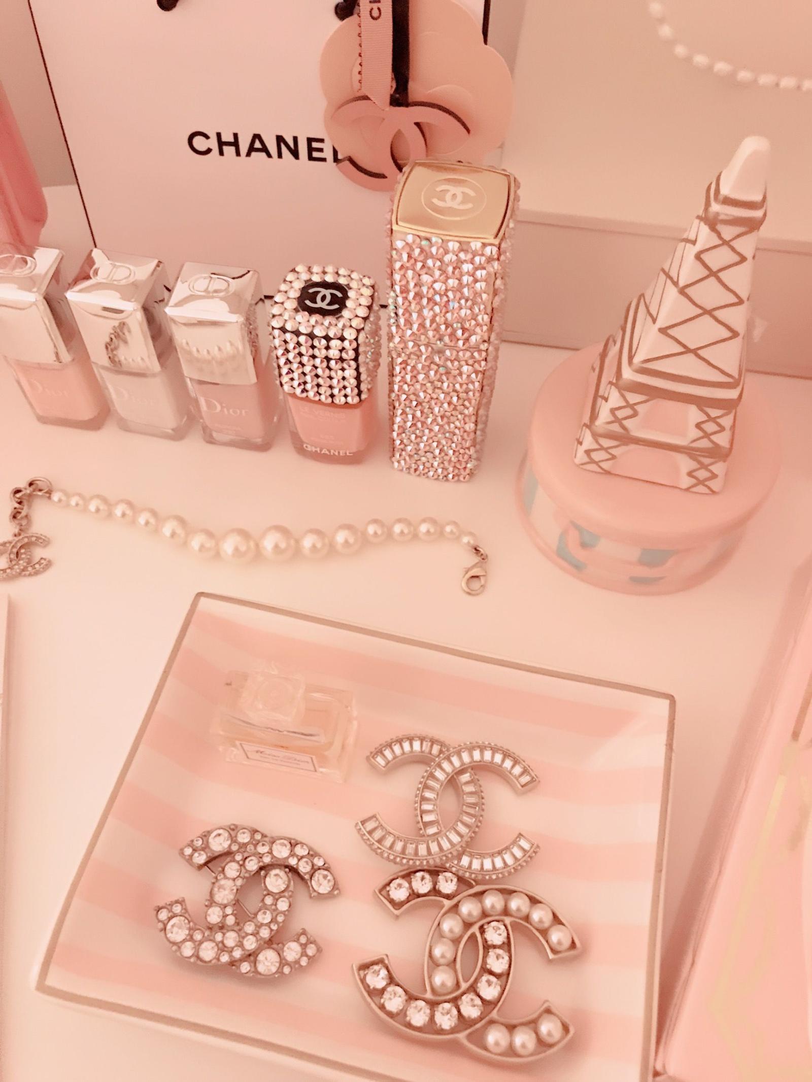1732x2308 Pink Chanel dream ✨ | Lv, Chanel, Gucci wallpapers in 2019 | Boujee