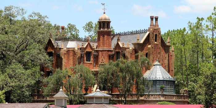2560x1440 Haunted Mansion Iphone Wallpaper - (55+) Group Wallpapers