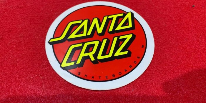 1600x1200 NOS VINTAGE MEDIUM SANTA CRUZ LOGO SKATEBOARD STICKER