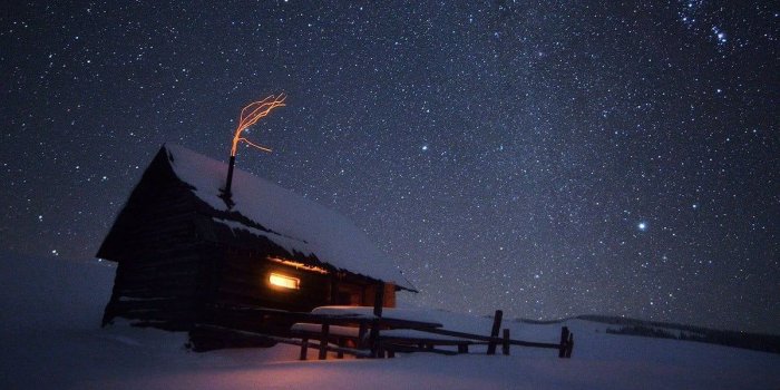 1200x794 Wood house and snows, stars, night, sky, winter HD wallpaper