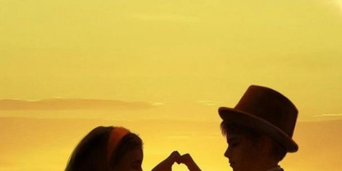 744x1392 Sunset Love Cute Kids Couple Sunlight Flowers Field iPhone se