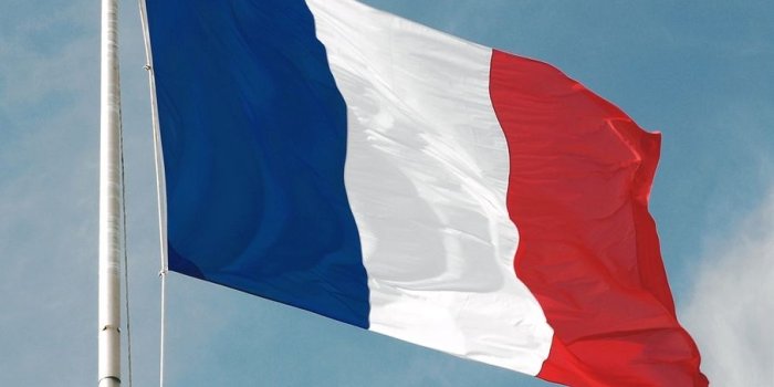 907x1050 French Flag Wallpapers HD Free Download
