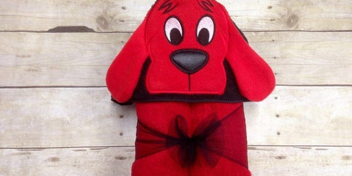 1024x768 Clifford the Big Red Dog Hooded Towel