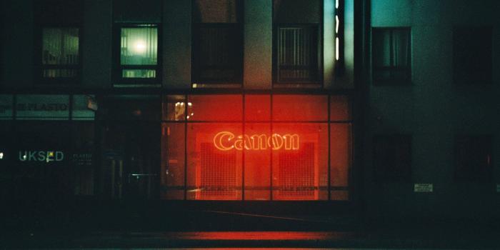 2983x1990 Black and brown wooden TV hutch, photography, building, neon lights