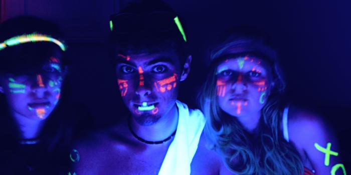 3872x2592 Color For 3333ff : Black Light Party Wallpaper Wallpapersafari Cute