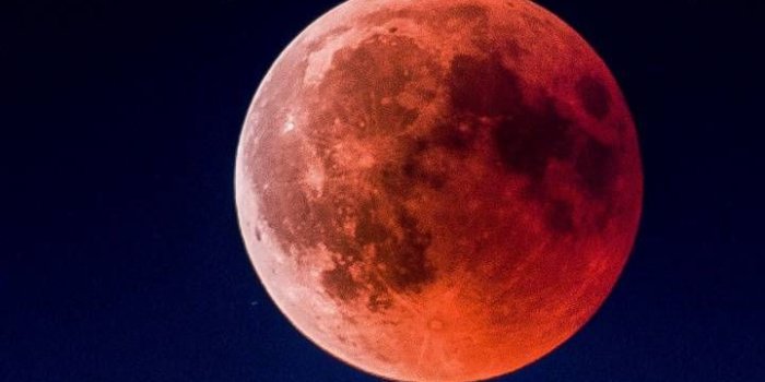 720x1280 Blood Red Moon Wallpaper by AbdxllahM - 2d - Free on ZEDGE™