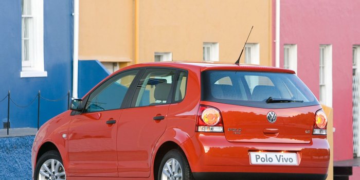 1600x1200 Volkswagen Polo Vivo Hatchback (IVf) 2010 wallpapers (1600x1200)