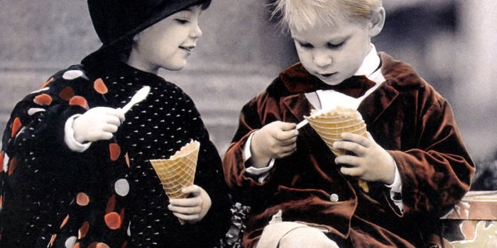 1024x768 cute baby couple wallpaper