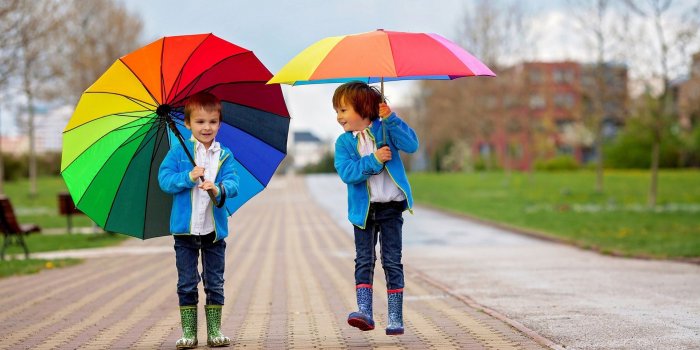 1920x1200 Cute baby couple with umbrella in rain season | HD Wallpapers Rocks
