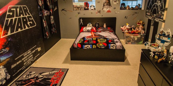 1280x853 Fully Operational Fandom: Desmond's Creative Star Wars-Themed