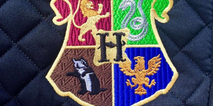 1024x768 Harry Potter Hogwarts House Crest Embroidered Saddle Pad