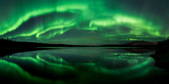 6000x3376 Wallpaper Aurora, Beach Lake, Northern Lights, Panorama, Alaska, 4K