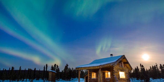5116x3410 Alaska cabin & Northern lights 4k Ultra HD Wallpaper | Background