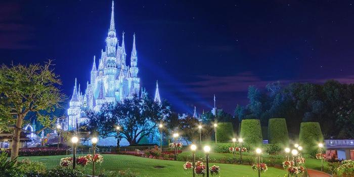 1024x768 December 2016 Cinderella Castle Wallpaper - WDW Magazine