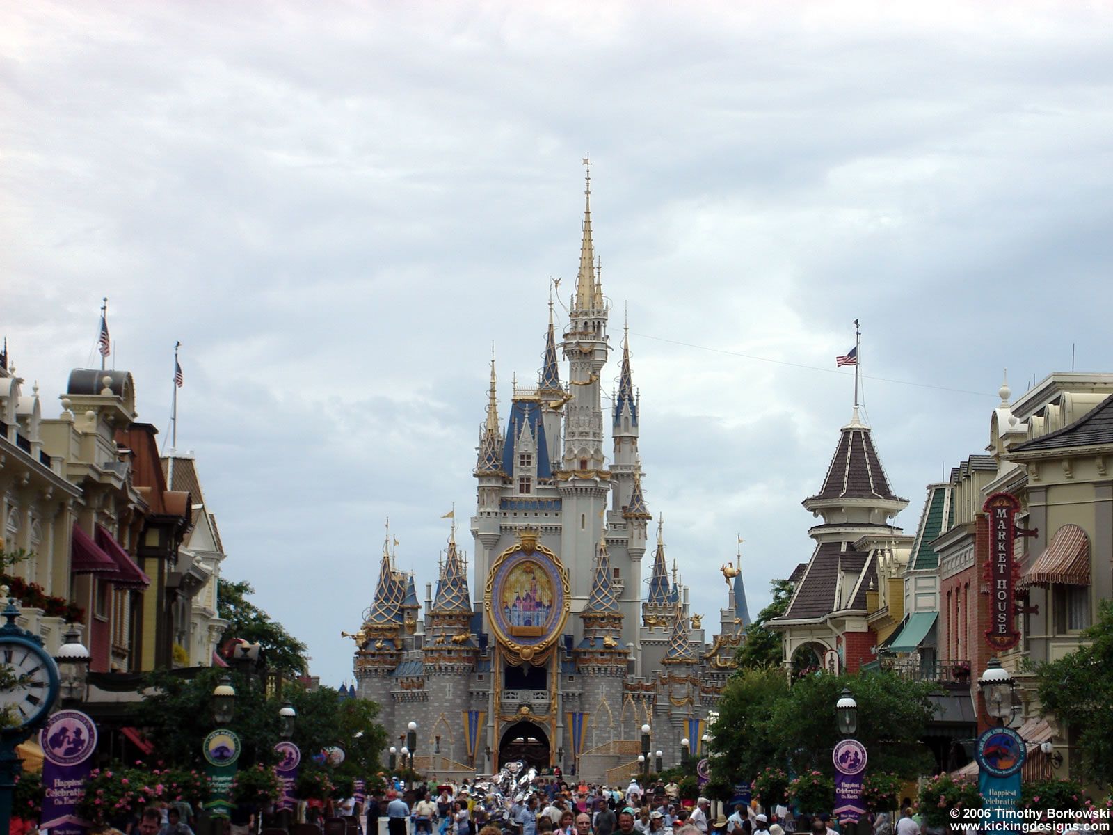 1600x1200 Disney World Magic Kingdom - Desktop Wallpaper - 1600 x 1200