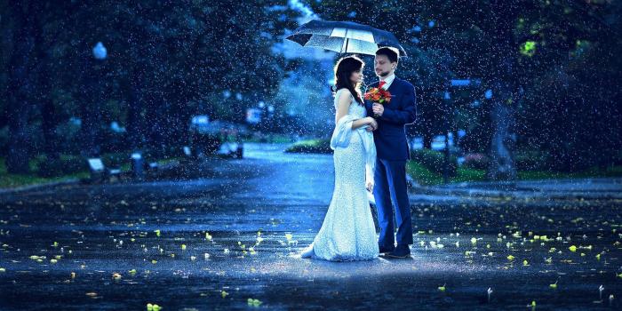 1920x1200 20+ Love Couple's Romance in the Rain Wallpapers